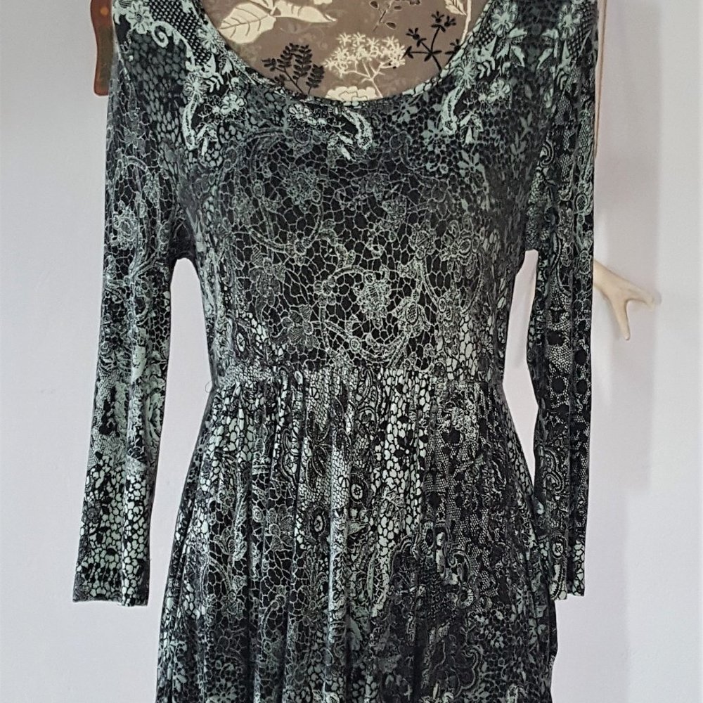 Soma Mint/Black Tunic w/ Pockets, 3/4 Sleeves